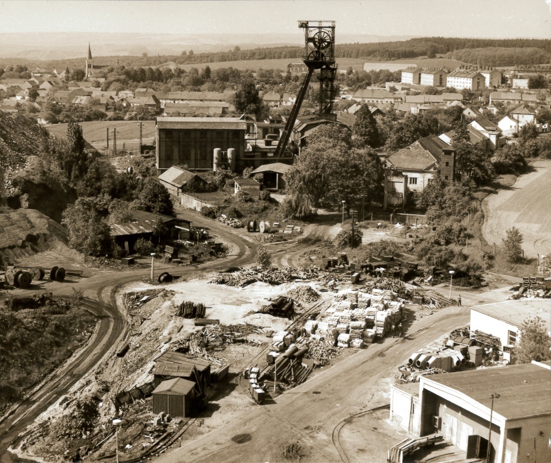 Antonín s těžní věží která přibylo v roce 1937