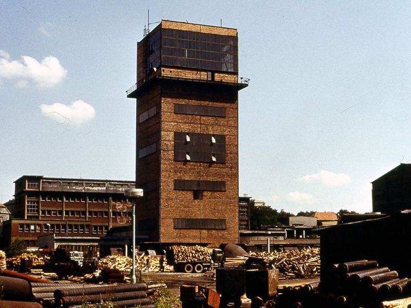8. 11. 1960 odstartovalo hloubení Jindřicha II, nejhlubšího černouhelného  dolu u nás